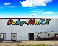 Aluminiowe litery wyklejone folią w firmowych kolorach Baby-MaXX