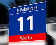 Tablica adresowa z numerem 
nazwą ulicy i dzielnicy